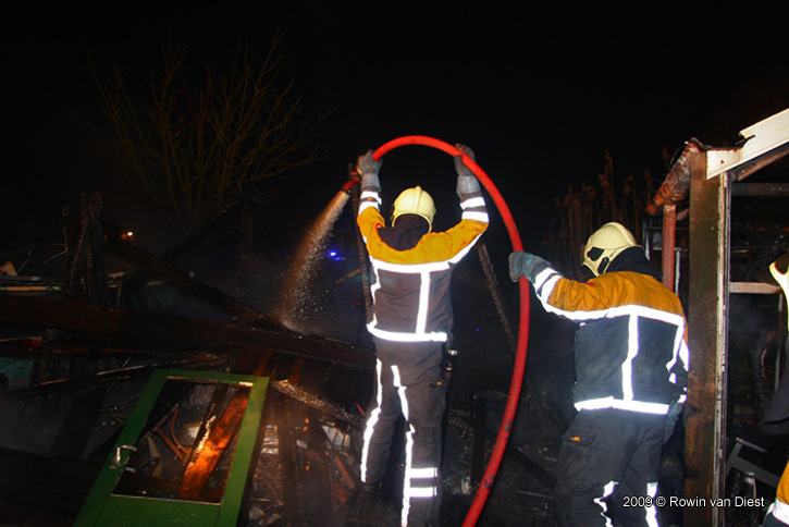 Foto Drie schuren verwoest na brand in Penningsveer