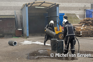 Foto Brand in luchtafvoer van lasinstallatie bij bedrijf aan Weerenweg in Zwanenburg