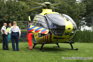 Foto's landing traumahelikopter Velserbroek