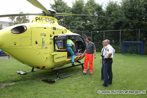 Foto's landing traumahelikopter Velserbroek